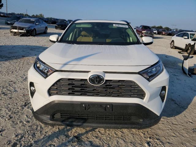 JTMP1RFV6KD023247 - 2019 TOYOTA RAV4 XLE 白色 照片 5