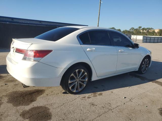 1HGCP2F33BA123537 - 2011 HONDA ACCORD LX WHITE photo 3
