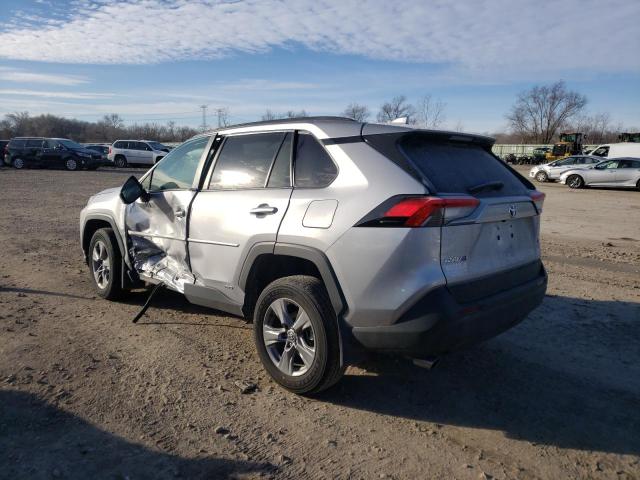 4T3RWRFV1PU087748 - 2023 TOYOTA RAV4 XLE SILVER photo 2