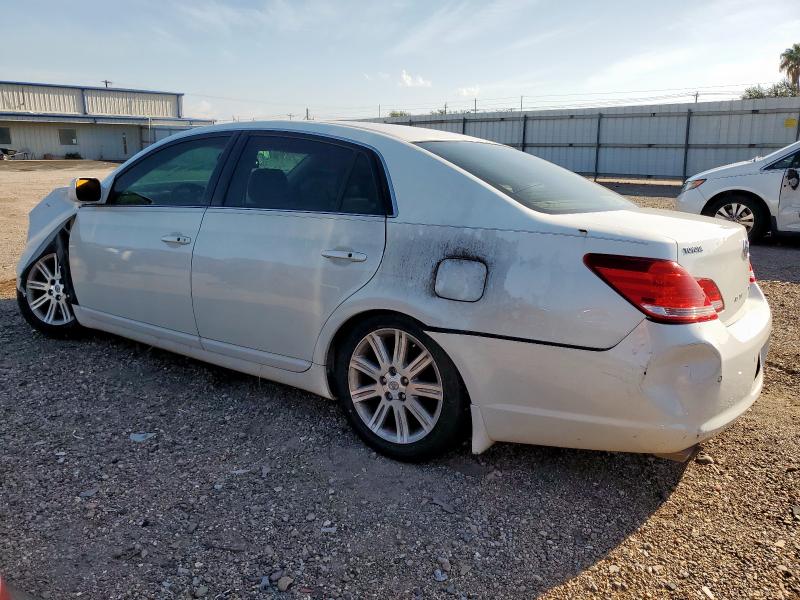 4T1BK36BX6U064637 - 2006 TOYOTA AVALON XL WHITE photo 2