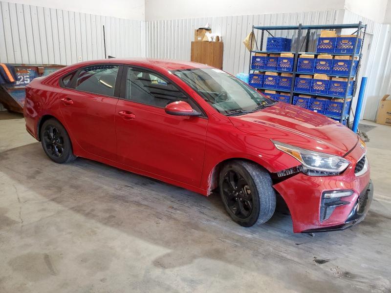 3KPF24AD0KE082108 - 2019 KIA FORTE FE RED photo 4