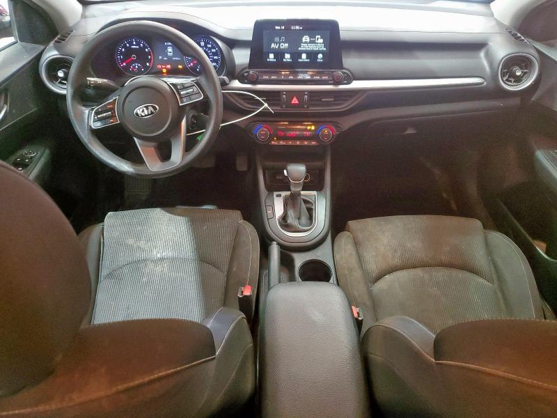 3KPF24AD0KE082108 - 2019 KIA FORTE FE RED photo 8