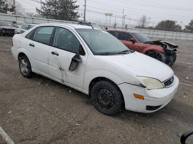 1FAFP34NX6W173601 - 2006 FORD FOCUS ZX4 WHITE photo 4