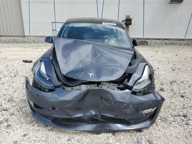 5YJ3E1EA1MF907322 - 2021 TESLA MODEL 3 Grau Foto 5