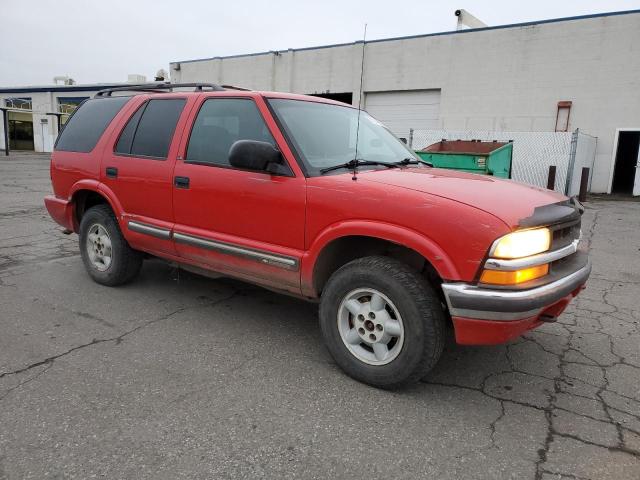 1GNDT13W5Y2343733 - 2000 CHEVROLET BLAZER RED photo 4