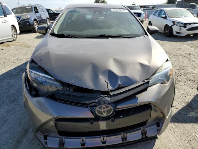 2T1BURHEXHC752078 - 2017 TOYOTA COROLLA L GRAY photo 5