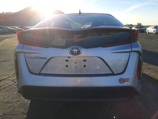 JTDKARFP1J3078236 - 2018 TOYOTA PRIUS PRIM 银色 照片 6