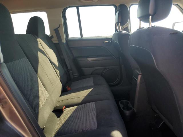 1C4NJPBB8FD157089 - 2015 JEEP PATRIOT SPORT GRAY photo 11