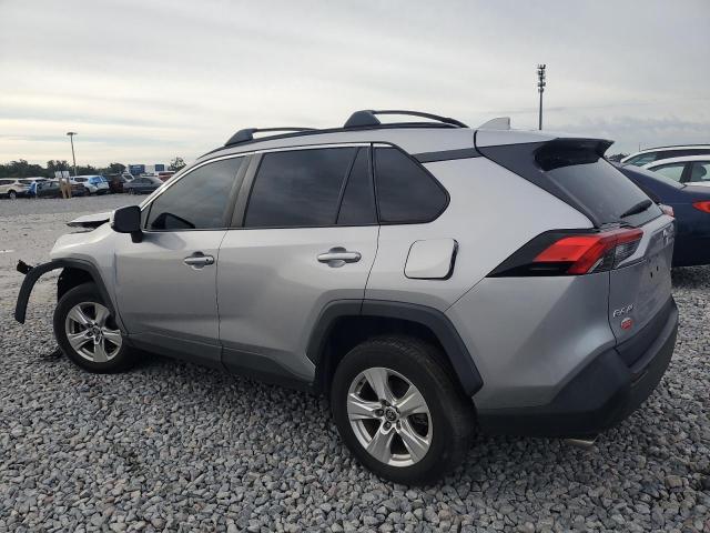 2T3W1RFV0MC170232 - 2021 TOYOTA RAV4 XLE SILVER photo 2