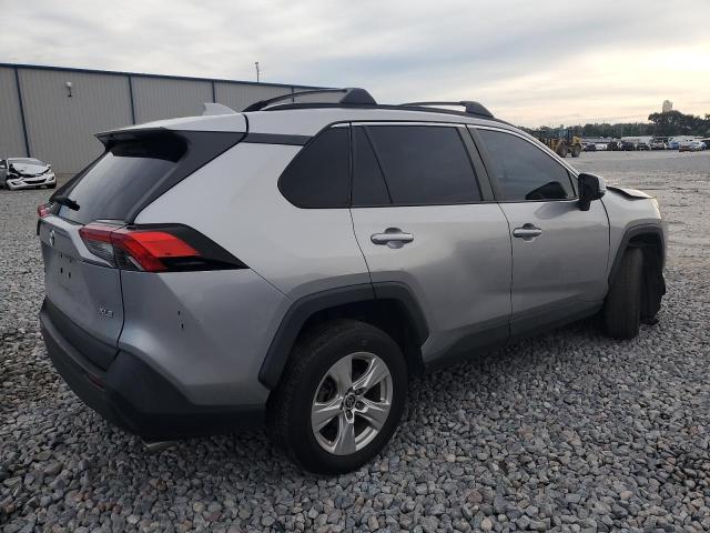 2T3W1RFV0MC170232 - 2021 TOYOTA RAV4 XLE SILVER photo 3
