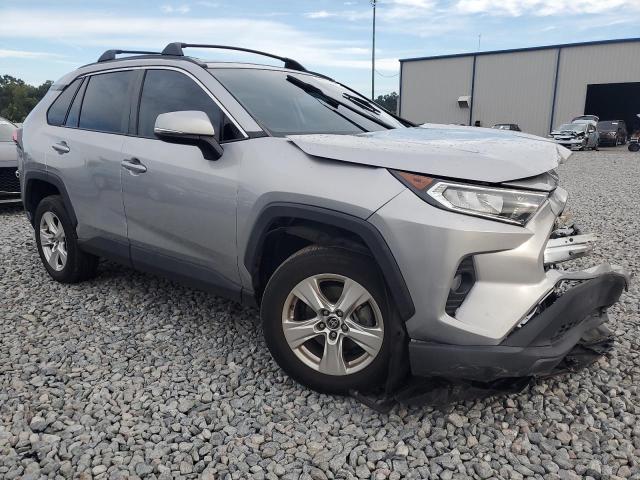 2T3W1RFV0MC170232 - 2021 TOYOTA RAV4 XLE SILVER photo 4