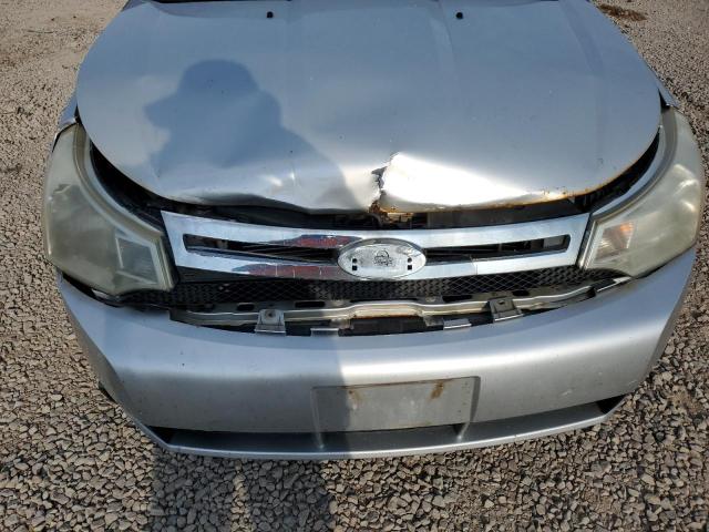 1FAHP3FN5AW112073 - 2010 FORD FOCUS SE SILVER photo 11