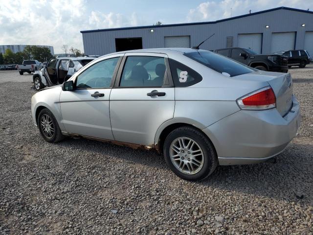 1FAHP3FN5AW112073 - 2010 FORD FOCUS SE SILVER photo 2