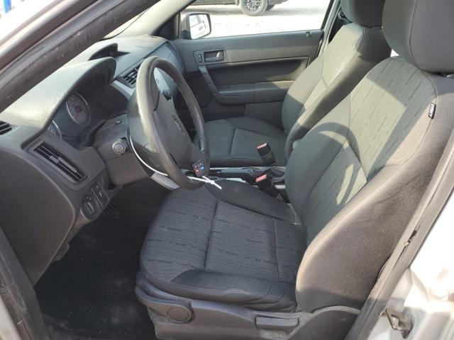 1FAHP3FN5AW112073 - 2010 FORD FOCUS SE SILVER photo 7
