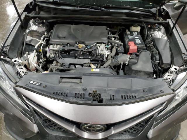 4T1B11HK8JU084513 - 2018 TOYOTA CAMRY L GRAY photo 11
