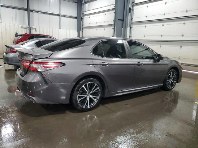 4T1B11HK8JU084513 - 2018 TOYOTA CAMRY L GRAY photo 3