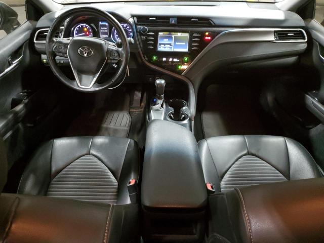 4T1B11HK8JU084513 - 2018 TOYOTA CAMRY L GRAY photo 8