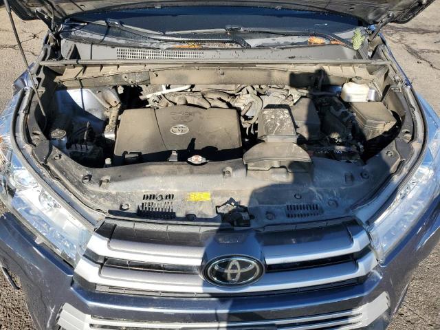 5TDJZRFH9KS706671 - 2019 TOYOTA HIGHLANDER SE BLUE photo 11