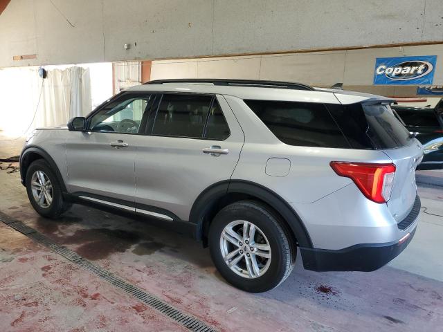 1FMSK8DH7NGA07538 - 2022 FORD EXPLORER XLT 银色 照片 2
