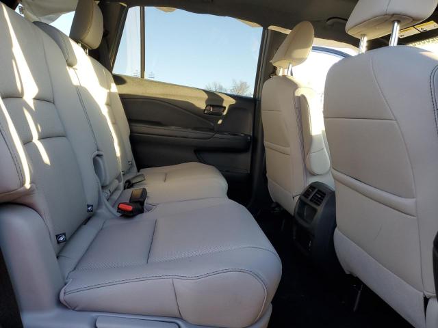 5FNYF8H55PB022958 - 2023 HONDA PASSPORT EXL SILVER photo 11