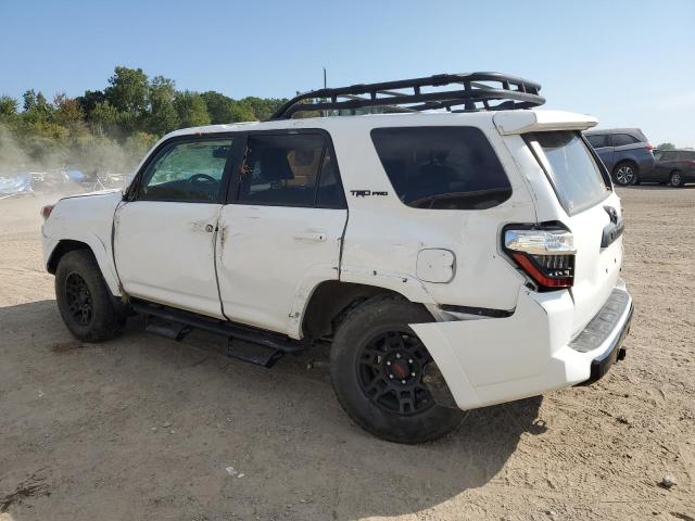 JTEBU5JR9K5705131 - 2019 TOYOTA 4RUNNER SR5/SR5 PREMIUM WHITE photo 2