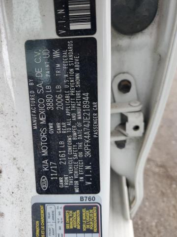 3KPFK4A74JE218944 - 2018 KIA FORTE LX Білий фото 12