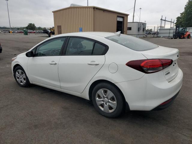 3KPFK4A74JE218944 - 2018 KIA FORTE LX Білий фото 2