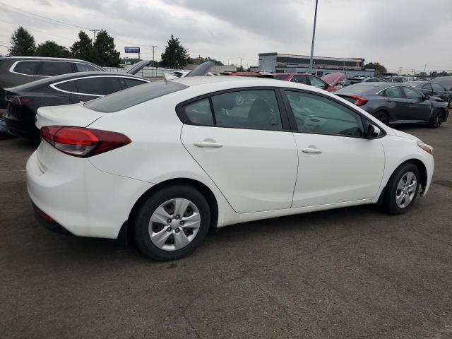 3KPFK4A74JE218944 - 2018 KIA FORTE LX Білий фото 3