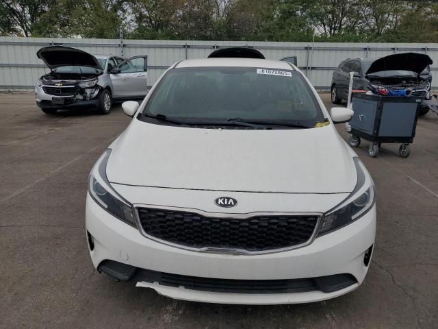 3KPFK4A74JE218944 - 2018 KIA FORTE LX Білий фото 5