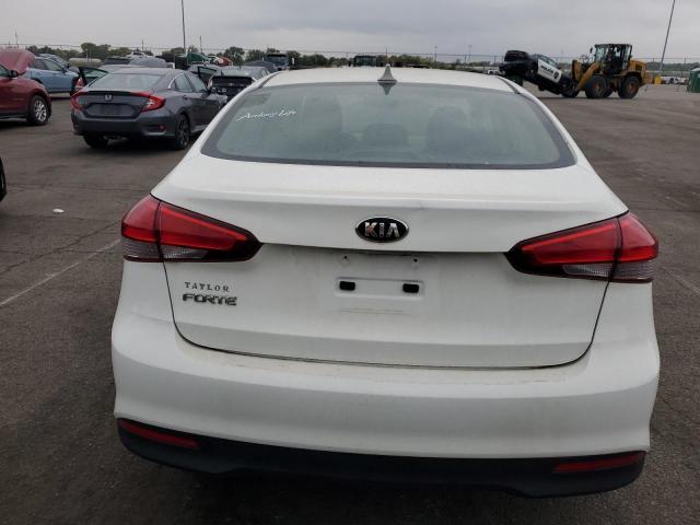 3KPFK4A74JE218944 - 2018 KIA FORTE LX Білий фото 6