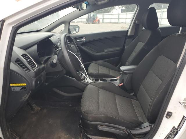 3KPFK4A74JE218944 - 2018 KIA FORTE LX Білий фото 7