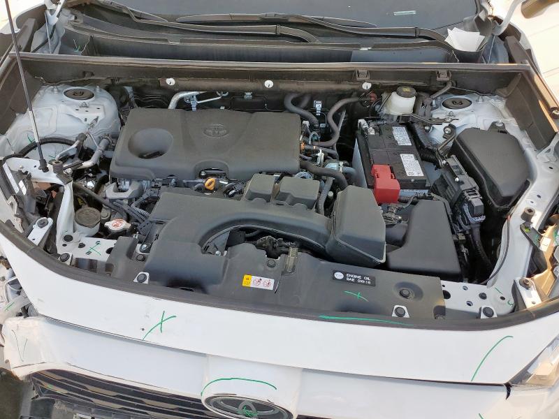 2T3W1RFV4RW362386 - 2024 TOYOTA RAV4 XLE WHITE photo 12