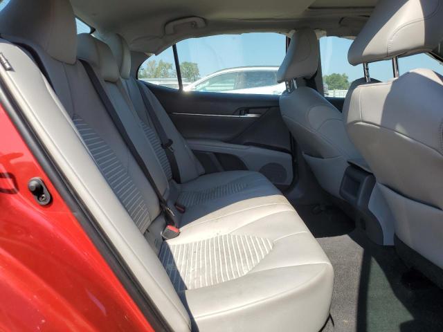 4T1G11AK8LU320516 - 2020 TOYOTA CAMRY SE RED photo 10