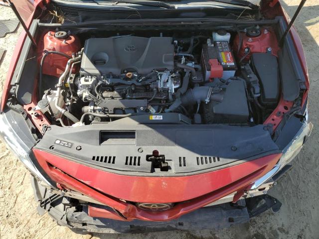 4T1G11AK8LU320516 - 2020 TOYOTA CAMRY SE RED photo 11