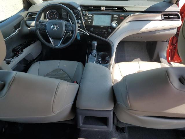 4T1G11AK8LU320516 - 2020 TOYOTA CAMRY SE RED photo 8