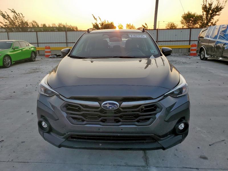 JF2GUADC5R8908439 - 2024 SUBARU CROSSTREK PREMIUM Сұр фото 5