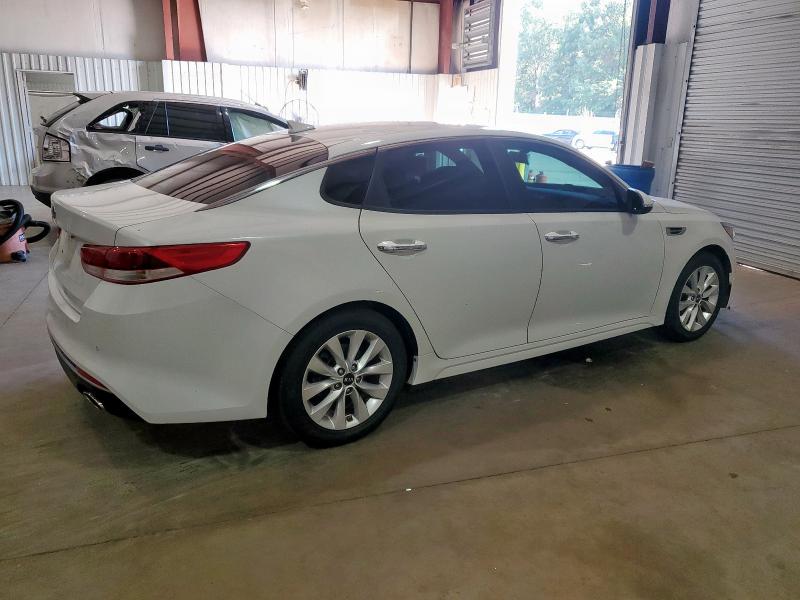 5XXGT4L33JG267961 - 2018 KIA OPTIMA LX თეთრი ფოტო 3