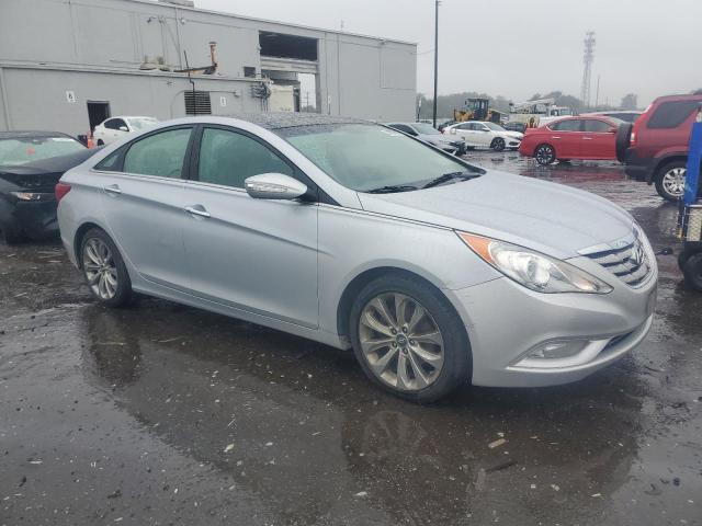 5NPEC4AB3CH325849 - 2012 HYUNDAI SONATA SE 银色 照片 4
