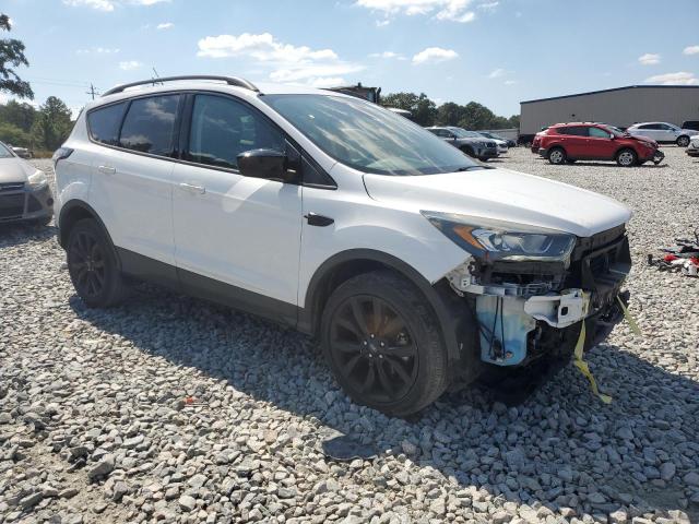 1FMCU0GD5JUD14095 - 2018 FORD ESCAPE SE WHITE photo 4