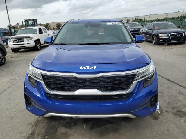 KNDEU2AA8N7309291 - 2022 KIA SELTOS S BLUE photo 5