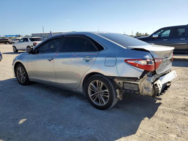 4T1BF1FK2HU765846 - 2017 TOYOTA CAMRY LE SILVER photo 2