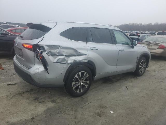 5TDGZRAH7LS513082 - 2020 TOYOTA HIGHLANDER XLE GRAY photo 3