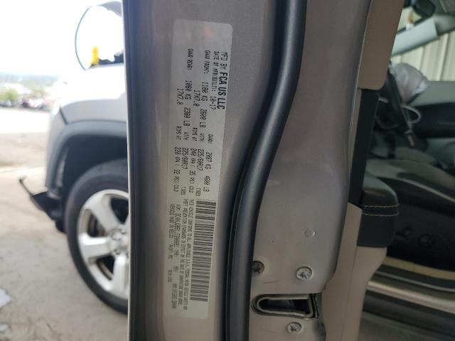 3C4NJDBB1JT200091 - 2018 JEEP COMPASS LATITUDE SILVER photo 12