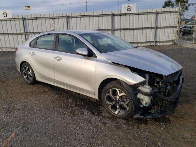 3KPF24AD6KE013892 - 2019 KIA FORTE FE SILVER photo 4