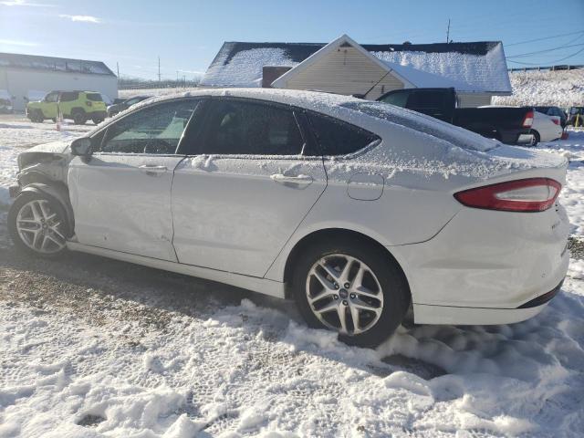 3FA6P0H75GR299735 - 2016 FORD FUSION SE WHITE photo 2