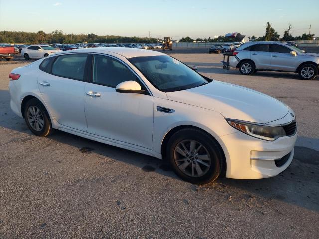 5XXGT4L31JG233436 - 2018 KIA OPTIMA LX WHITE photo 4
