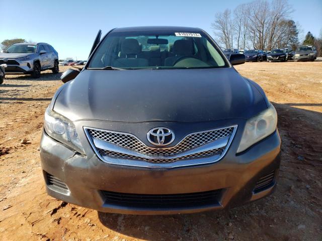 4T1BF3EK3BU224549 - 2011 TOYOTA CAMRY BASE GRAY photo 5