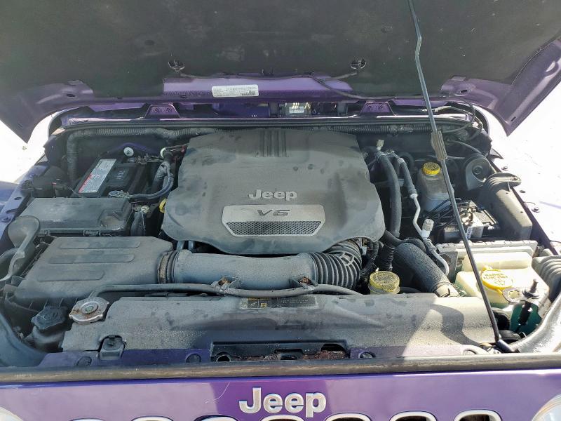 1C4BJWEG4HL711242 - 2017 JEEP WRANGLER UNLIMITED SAHARA PURPLE photo 11