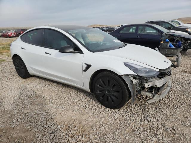 5YJ3E1EB6MF038001 - 2021 TESLA MODEL 3 Weiß Foto 4