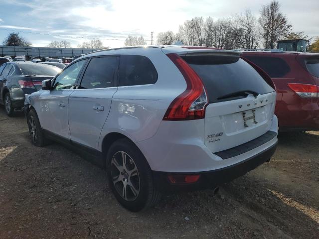 YV4902DZ7D2393904 - 2013 VOLVO XC60 T6 WHITE photo 2